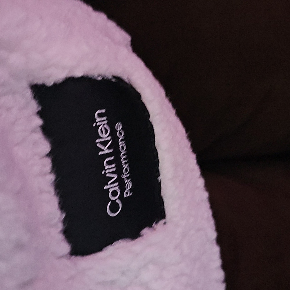 Calvin Klein - Picture 2 of 3
